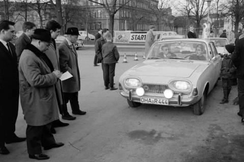 ARH NL Dierssen 1514/0004, Fahrzeugabnahme einer Rallye, 1966