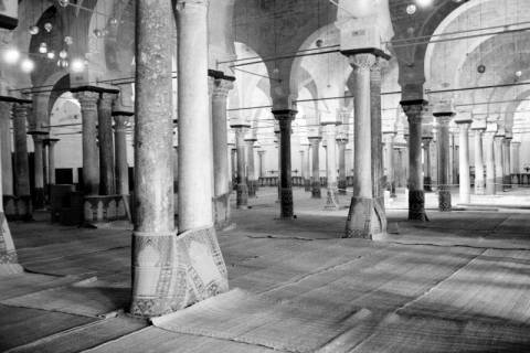 ARH NL Dierssen 1520/0002, Innenraum einer Moschee, Kairouan, 1966