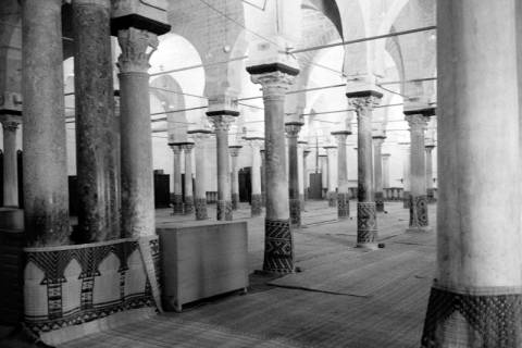 ARH NL Dierssen 1520/0005, Innenraum einer Moschee, Kairouan, 1966