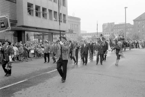 ARH NL Dierssen 1536/0011, Schützenausmarsch, Hannover, 1966