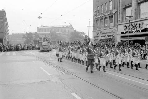 ARH NL Dierssen 1536/0016, Schützenausmarsch, Hannover, 1966