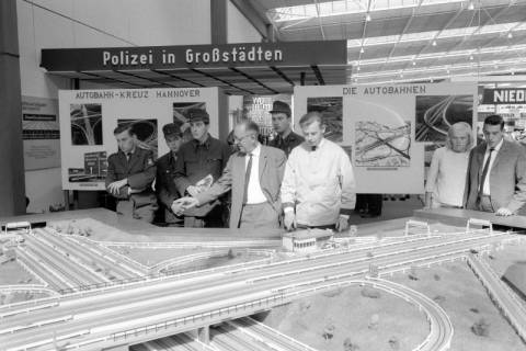 ARH NL Dierssen 1544/0009, Polizei-Ausstellung, Hannover, 1966