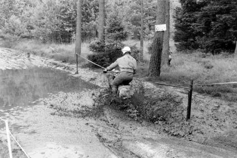 ARH NL Dierssen 1574/0024, Harz-Heide-Fahrt für Motorräder, Truppenübungsplatz Munster, 1967