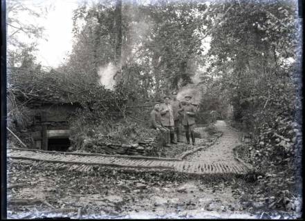 ARH NL Kageler 299, 1. Weltkrieg, Soldaten vor Stellung, Frankreich, zwischen 1914/1918