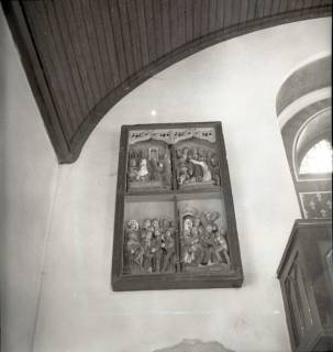 ARH NL Kageler 2064, Linke Seite eines Schnitzaltars in der Kapelle, Langreder, 1940