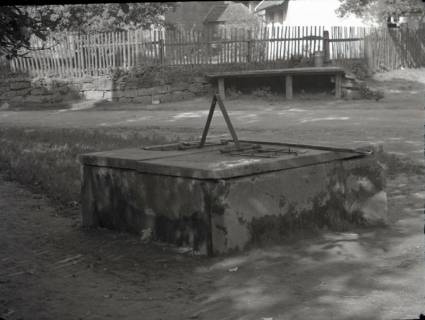 ARH NL Kageler 2073, Gemeindebrunnen, Degersen, 1940