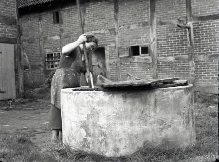 ARH NL Kageler 2084, Brunnen mit Stange, Lathwehren, 1940