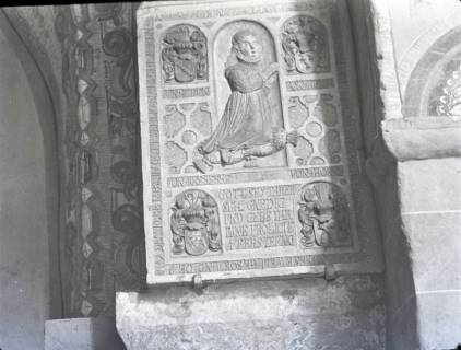 ARH NL Kageler 2262, Grabplatte von 1587 in der St. Vitus Kirche, Wilkenburg, 1940
