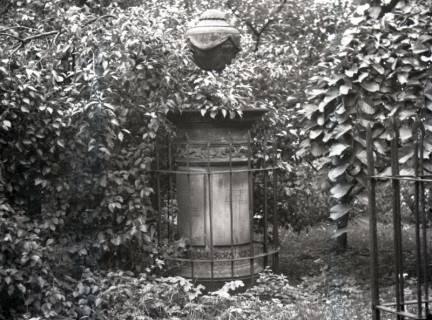 ARH NL Kageler 2328, Grabstein von 1800, Barsinghausen, 1940