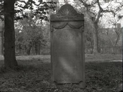 ARH NL Kageler 2478, Grabstein von 1818, Hiddestorf, 1940
