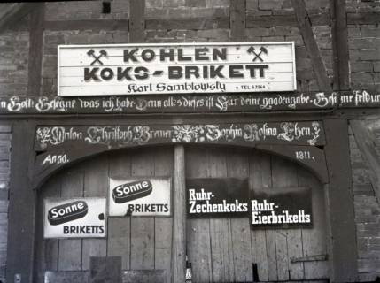 ARH NL Kageler 2576, Sinnbilder (Lebensbaumzweig) an einem Bauernhaustor, Bemerode, 1940