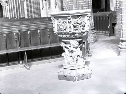 ARH NL Kageler 2855, Taufstein von 1630 in der Elisabethkirche, Langenhagen, 1940