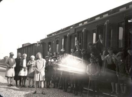 ARH NL Kageler 3281, Schulklasse an der Brockenbahn , um 1940
