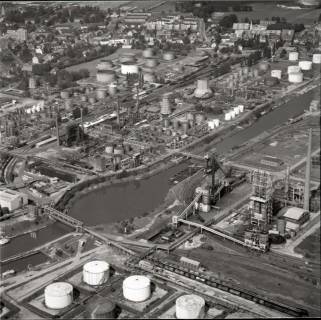 ARH NL Koberg 1126, Misburger Hafen und Ölraffinerie Deurag-Nerag, Misburg, 1969