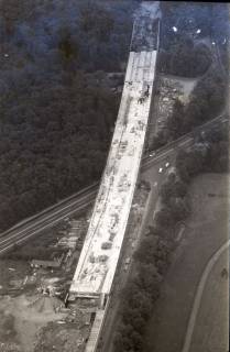 ARH NL Koberg 11575, Bau der Brücke Bischofsholer Damm über den Messeschnellweg, Hannover, 1964