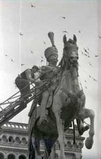 ARH NL Koberg 11594, Blick auf das Ernst-August-Denkmal, Hannover, 1950