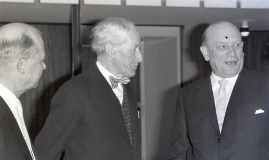 ARH NL Koberg 11614, Verleihung des Bundesverdienstkreuzes, 1963