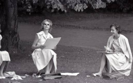 ARH NL Koberg 11639, Malende Mädchenklasse am Maschpark, Hannover, 1962