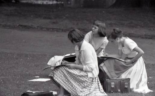 ARH NL Koberg 11640, Malende Mädchenklasse am Maschpark, Hannover, 1962