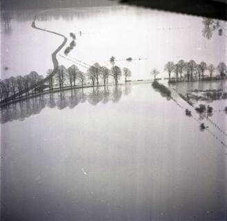 ARH NL Koberg 2277, Leinehochwasser, überschwemmte Straßen bei Schloß Ricklingen, Bordenau und Neustadt a. Rbge., 1970