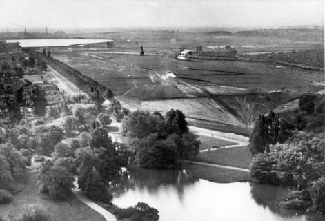 ARH NL Koberg 3027, Blick vom Rathausturm auf die Machseebaustelle, Hannover, um 1936