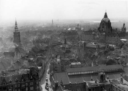 ARH NL Koberg 3029, Blick vom Turm der Marktkirche auf Rathaus und Aegidienkirche, Hannover, 1936