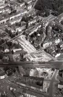 ARH NL Koberg 3470, Bau der Berliner Allee, oben rechts Emmichplatz (heute Neues Haus), Hannover, 1961