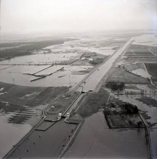 ARH NL Koberg 3528, Weserhochwasser an der Staustufe, Langwedel, 1962
