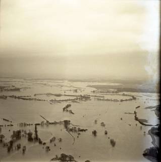 ARH NL Koberg 3931, Hochwasser der Aller, zwischen Rethem (Aller) und Dörverden-Westen, 1962