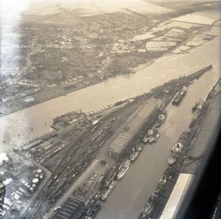 ARH NL Koberg 3978, Hochwasser um den Hafen, Bremen, 1962