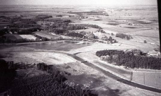 ARH NL Koberg 4472, Ausbau und Wasserregelung im Gebiet der Großen Aue, zwischen Bahrenburg und Bad Holzhausen, 1960