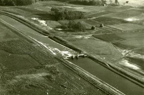 ARH NL Koberg 4510, Ausbau und Wasserregelung im Gebiet der Großen Aue, zwischen Bahrenburg und Bad Holzhausen, 1960