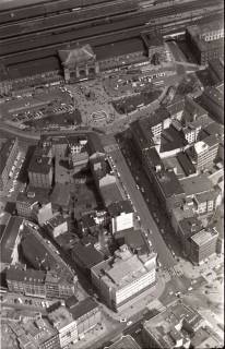 ARH NL Koberg 506, Hauptbahnhof mit Ernst-August-Platz und Bahnhofstraße, Hannover, 1965