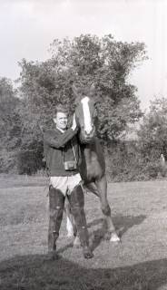ARH NL Koberg 5436, Mann und Pferd, Insel Neuwerk, 1957