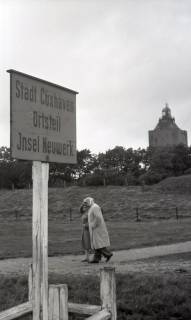 ARH NL Koberg 5532, Ortsschild und Leuchtturm, Insel Neuwerk, 1957