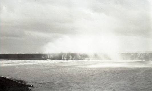 ARH NL Koberg 5539, Blick aufs Meer bei windigem Wetter, Insel Neuwerk, 1957