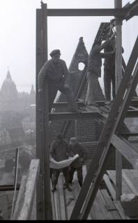 ARH NL Koberg 5830, Arbeiten an der zerstörten Marktkirche, Hannover, 1947