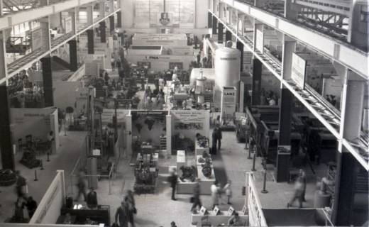 ARH NL Koberg 6874, Ausstellungshalle auf dem Messegelände, Hannover, 1947