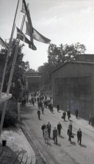 ARH NL Koberg 6876, Besucher auf dem Messegelände, Hannover, 1947