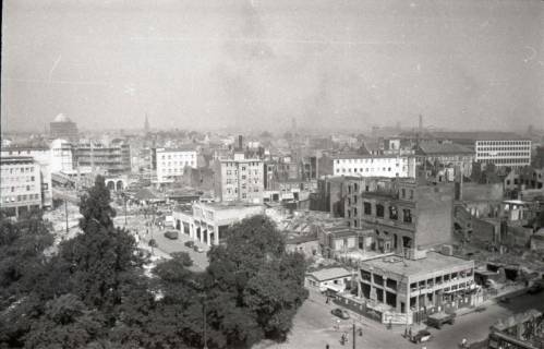 ARH NL Koberg 730, Blick vom Operndach auf Wiederaufbau der Stadt, Hannover, 1948