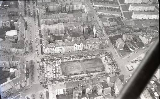 ARH NL Koberg 8445, Wochenmarkt auf dem Stephansplatz , 1957