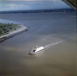 ARH NL Koberg 8478, Bremerhaven Weser mit Fährverkehr , 1957