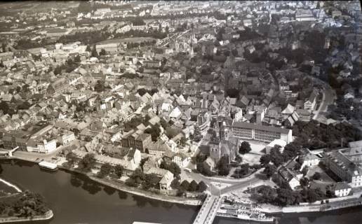 ARH NL Koberg 8639, Hameln, Weser, Hafenmündung und Eisenbahnbrücke , 1957