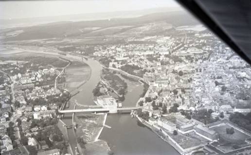ARH NL Koberg 8641, Hameln, Weser, Hafenmündung und Eisenbahnbrücke , 1957