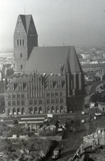 ARH NL Koberg 8876, Marktkirche und Altes Rathaus, Blick von der Aegidienkirche, Hannover, 1947