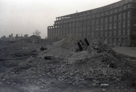 ARH NL Koberg 9221, Zerstörtes Gebäude und Trümmer, Aegidienplatz, Hannover, 1947