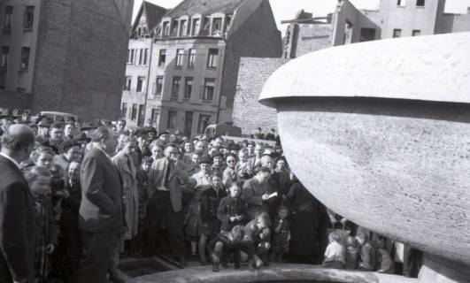 ARH NL Koberg 9377, Einweihung des Duve-Brunnens, Hannover, 1953