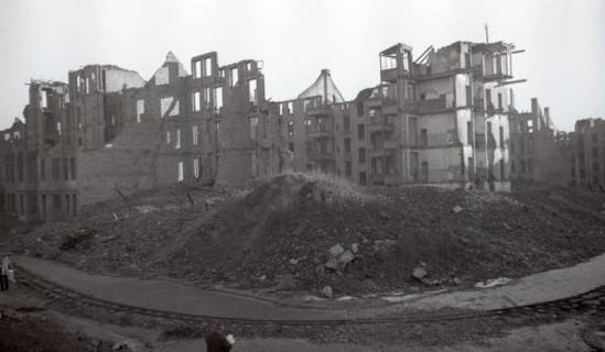 ARH NL Koberg 9512, Trümmer und zerstörte Häuser, Hannover, 1947