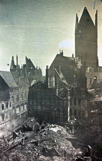 ARH NL Koberg 9714, Zerstörte Marktkirche und umliegende Gebäude, Hannover, 1943
