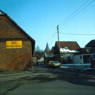 ARH NL Machinowski 226, Straßenzug mit Blick in Richtung Kirche, Leveste, 1981